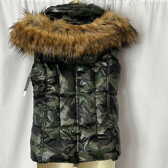 S13 Sexy Camo Green Faux Fur Trimmed Hood Puffer Vest Jacket **Size M**🔥🔥 - Picture 2 of 7